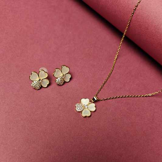 Blossom Clover Pendant & Stud Set