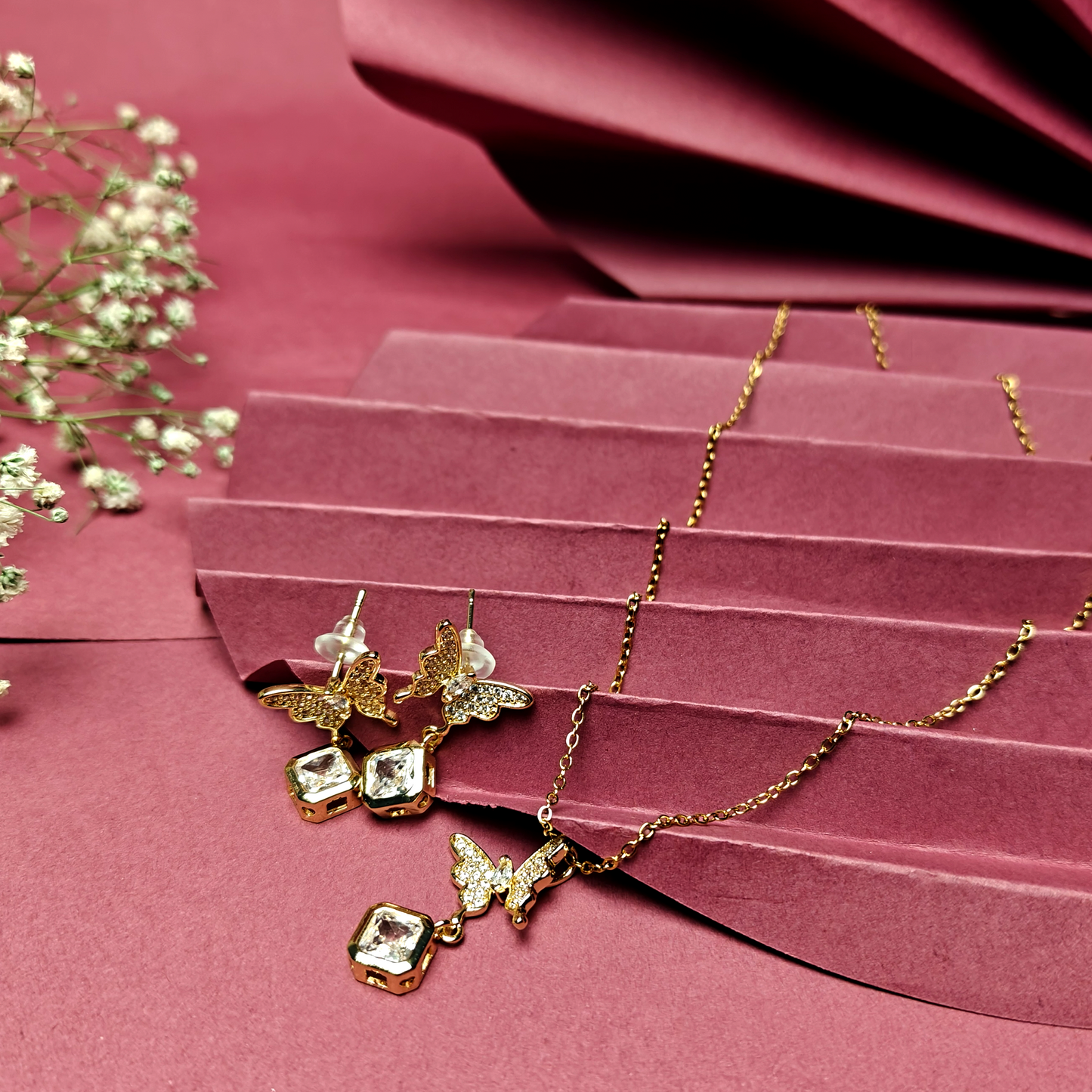 Bee Charm Pendant Set
