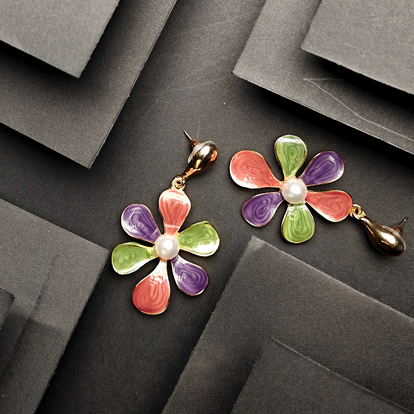 Vintage Floral Drop Earrings – Multicolor Petal Design with Pearl Center