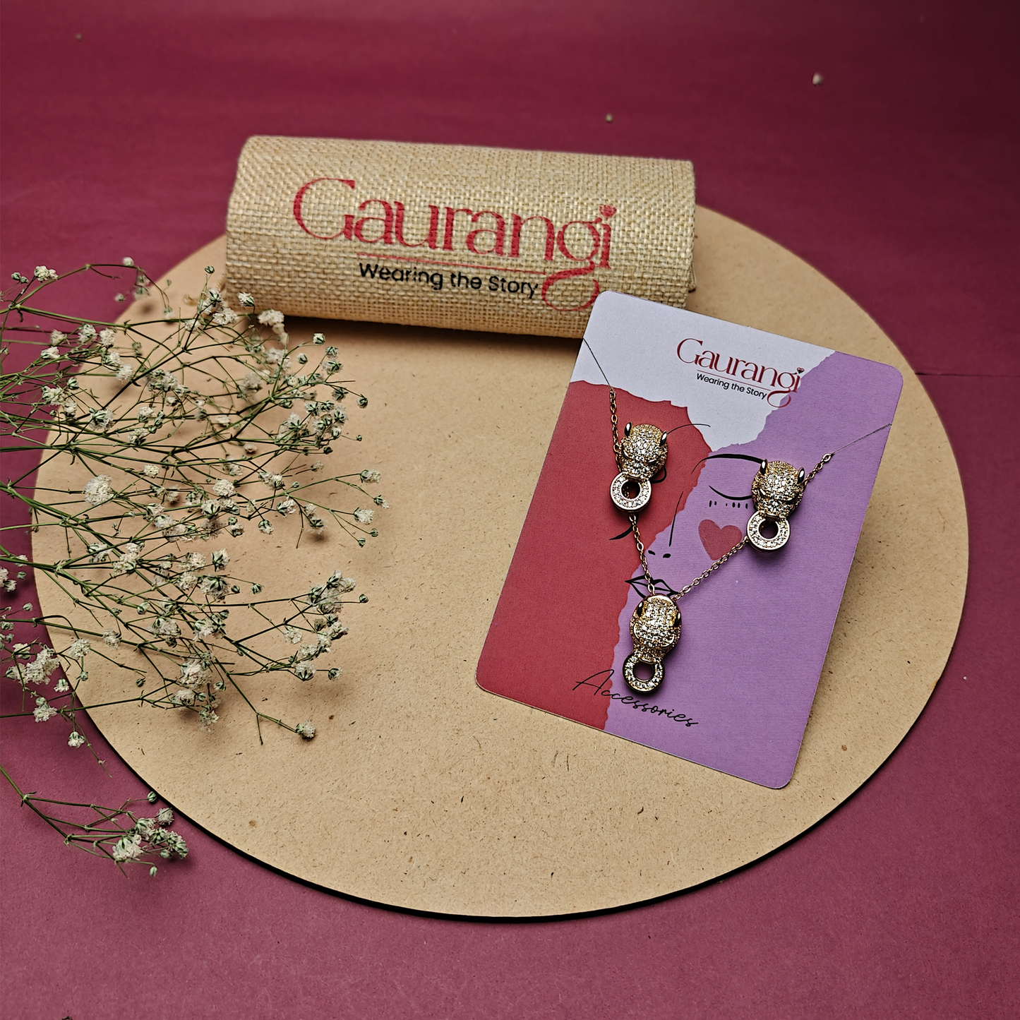 Radiant Look Pendant Necklace Set