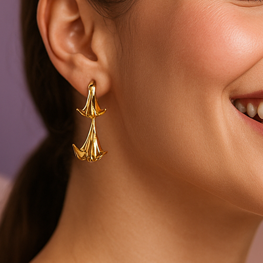 Sculpted Gold Drop Earrings – Fluid Wave Design