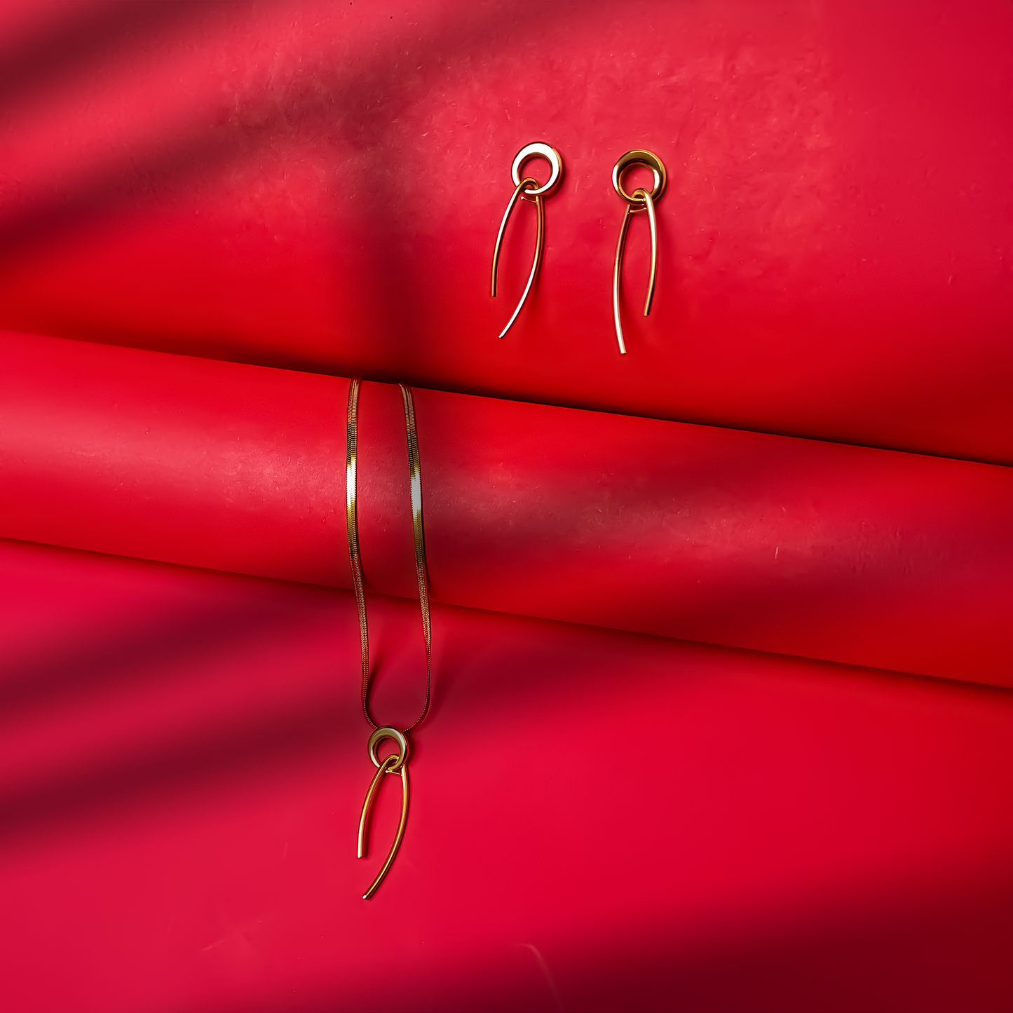 Golden Loop Knot Pendant Set