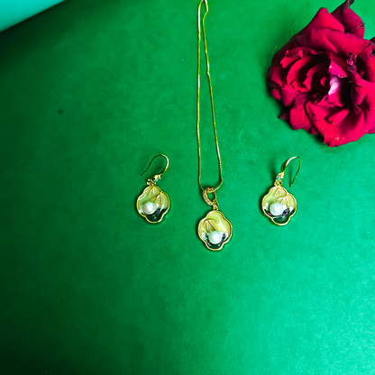 Lotus Bloom Pearl Jewelry Set