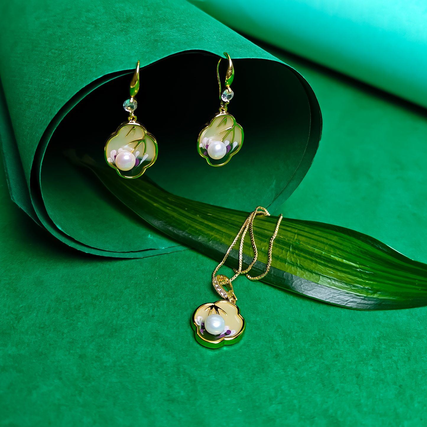 Lotus Bloom Pearl Jewelry Set